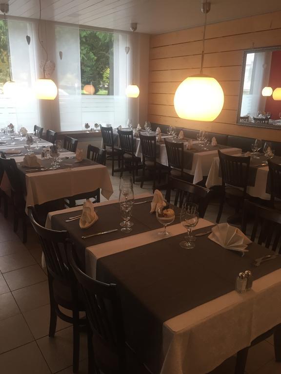 Hotel & Restaurant Stadthof Glarus Luaran gambar